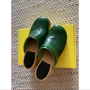 Swedish hasbeens clogs